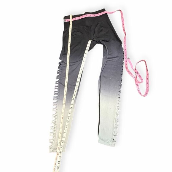 PINK VICTORIA’S SECRET Women’s Black to Gray Ombre Lace-Up Cool & Comfy Legging - Picture 5 of 6